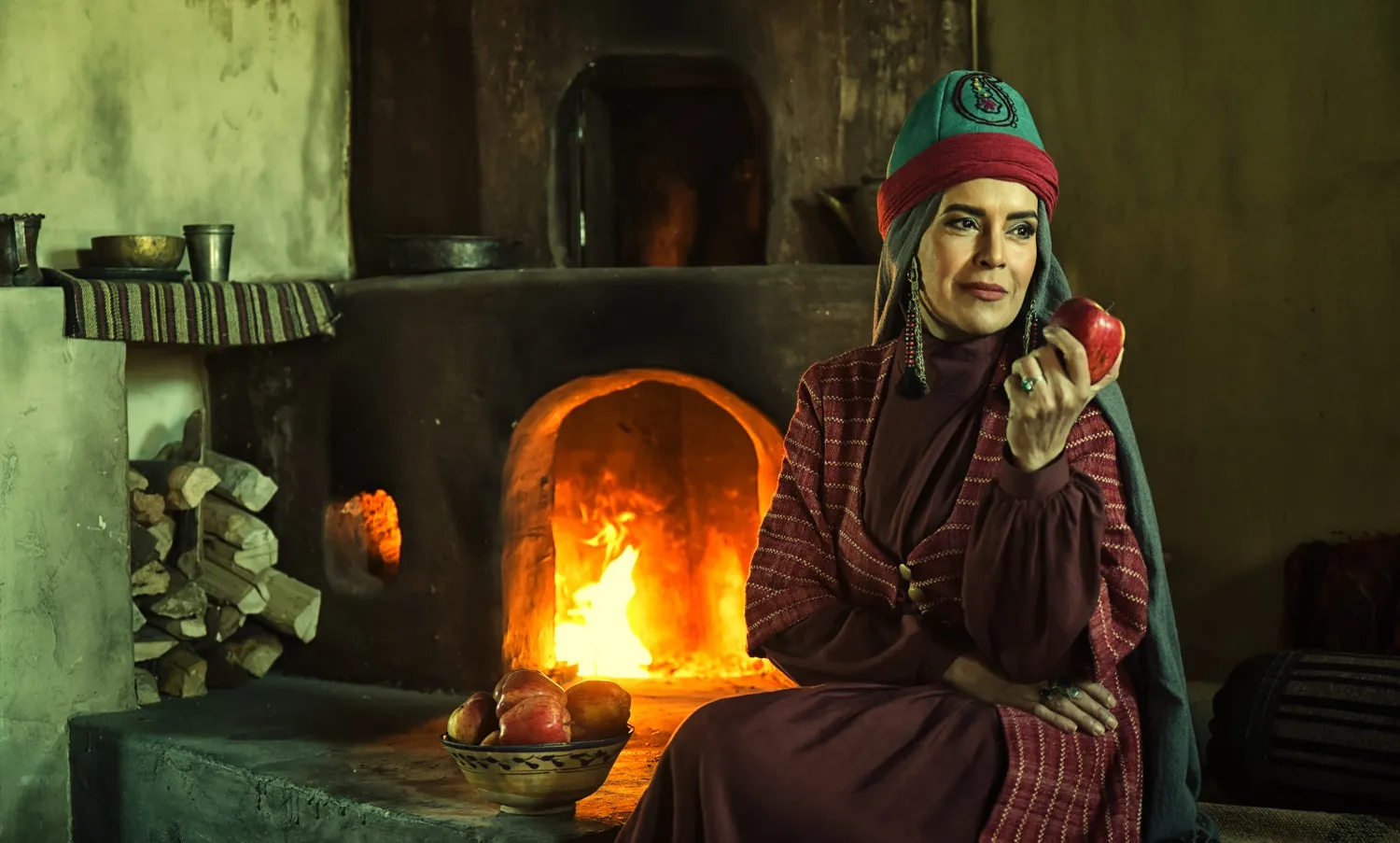 نازنین فراهانی بازیگر فصل اول مستوران شد